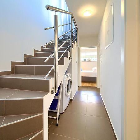 Villa Solis Lacus Modern Apartment - Private Heated Pool - Smart Tv Sky X - Free Parking 奈维斯 外观 照片