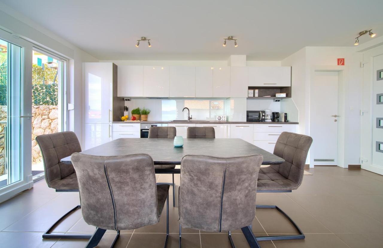 Villa Solis Lacus Modern Apartment - Private Heated Pool - Smart Tv Sky X - Free Parking 奈维斯 外观 照片