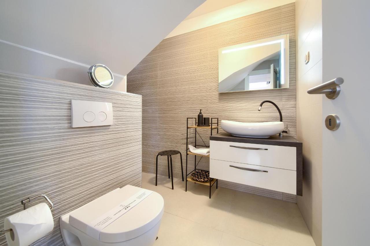 Villa Solis Lacus Modern Apartment - Private Heated Pool - Smart Tv Sky X - Free Parking 奈维斯 外观 照片