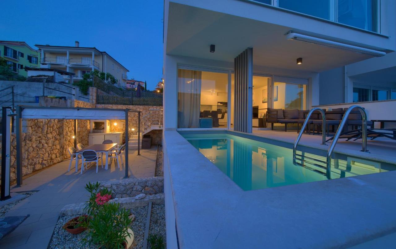 Villa Solis Lacus Modern Apartment - Private Heated Pool - Smart Tv Sky X - Free Parking 奈维斯 外观 照片